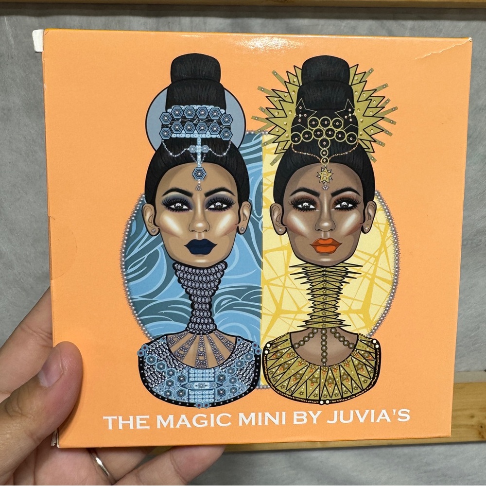 Juvia's Place Opposites Attract The Magic Mini Eyeshadow Palette